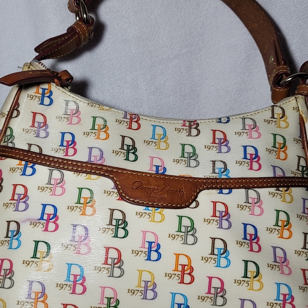 Dooney & burke hand bag